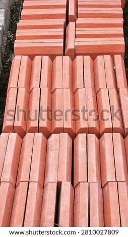A place where materials for infrastructure and superstructure construction, roadside paving stones and paving stones are stored.