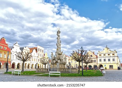 Plague Column in the city and the castle 