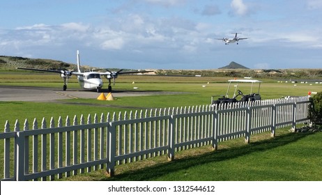 Plane Coming In To Land Lord Howe Island