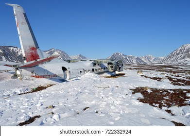 plane crash in the mountains