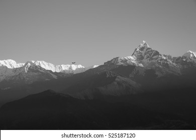 35,786 Himalayan mountain range Images, Stock Photos & Vectors ...