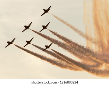 planes doing stunts