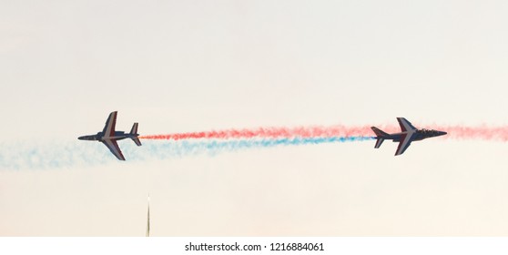 planes doing stunts