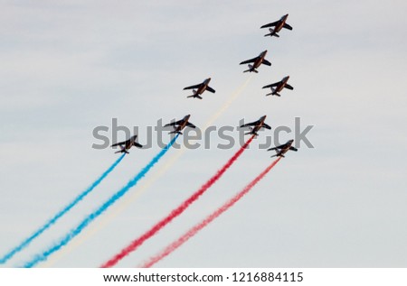 planes doing stunts