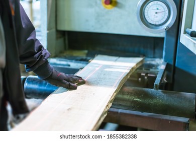 Plank Cutting With Precise Laser Guidance Machine