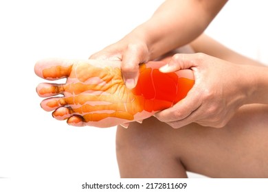 plantar fasciitis pain in the foot of the elderly.Symptoms of peripheral neuropathy. Most symptoms are numbness in the fingertips and foot.