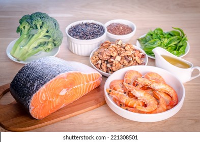 Plant-based and animal sources of Omega-3 acids - Shutterstock ID 221308501