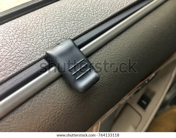 The plastic clip for pull the shine protection guard\
in the car.