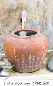 Plastic Faucet  With Clay Pot 