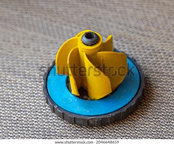 Plastic Fuel Cap With\
Yellow Rubber Gasket