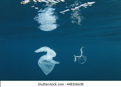 9,306 Plastic bag floating Images, Stock Photos & Vectors | Shutterstock