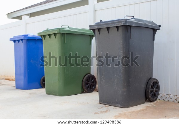 plastic recycle
bin
