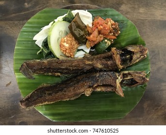 Plate Delicious Nasi Penyet Ikan Keli Stock Photo Edit Now 747610525