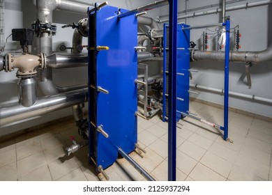 Plate heat exchanger installed in the hot water distribution system