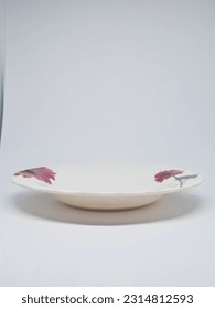 plate to put a cake
