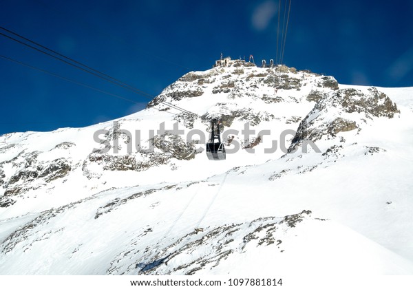 Plateau Rosa as seen from gondola lift in\
March, Breuil-Cervinia, Valle d\'Aosta,\
Italy