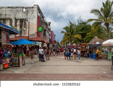 53 Quinta avenida Images, Stock Photos & Vectors | Shutterstock