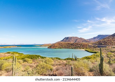 Playa el Requeson, Mulegé, Baja California Sur, México. Una pequeña bahía desierta en el mar de Cortez.