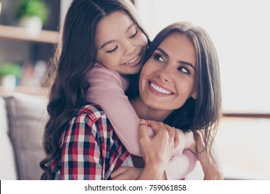 18,757 Mother daughter long hair Images, Stock Photos & Vectors ...