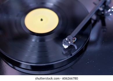 Playing Music With A Record Player.  The Classic LP Has Seen Renewed Interest In Recent Years, With Increasing Sales Of Physical Music As Against Digital Downloads.