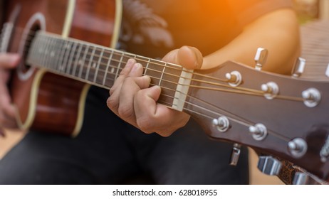 Playing perfect riff. 