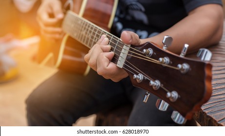 Playing perfect riff. 