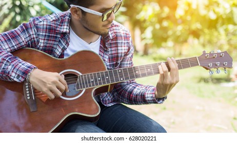 Playing perfect riff. 