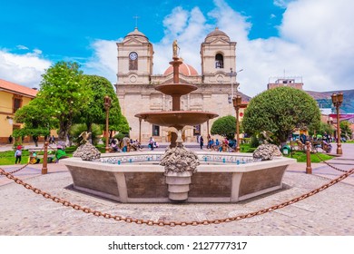 Plaza de Armas Huancayo - Junin, Peru
				cathedral, church, stone construction