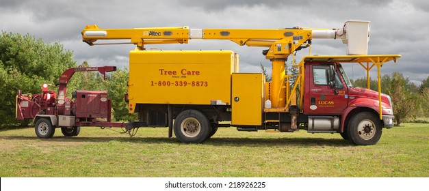 Free Free 212 Tree Trimmer Bucket Truck Svg SVG PNG EPS DXF File