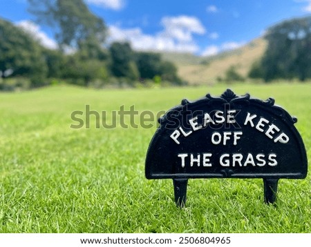 Please keep off the grass