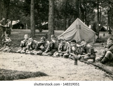 PLOCICZNO, POLAND, CIRCA 1957 - Vintage Photo Of Group Of Scouts During A Summer Camp, Plociczno, Poland, Circa 1957