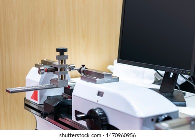 Plug gauge setting and checking or measuring by high technology and precision universal horizontal calibration system machine for laboratory in industrial with monitor