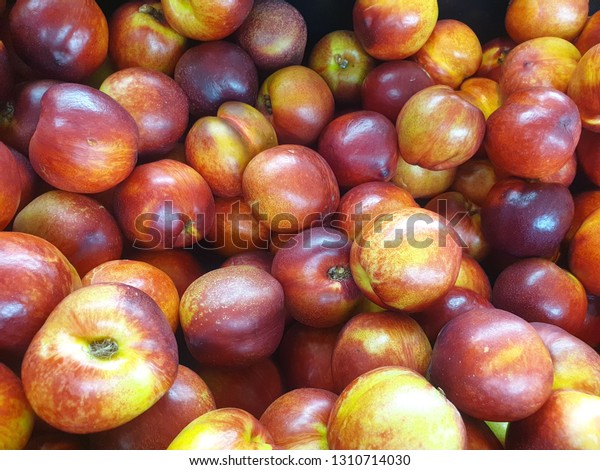 Plum fruit in winter round or oval thin shell,\
yellow flesh Plum is divided into 2 types: European plum and\
Japanese plum.