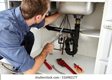 170,204 Repair of pipes Images, Stock Photos & Vectors | Shutterstock