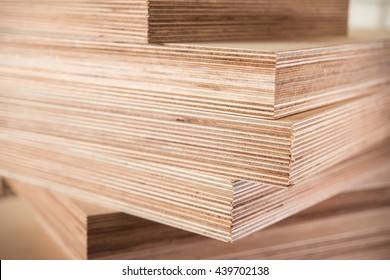 Sperrholzplatten auf Möbelindustrie