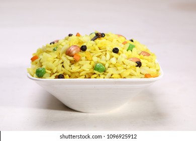 Poha With Peas And Peanut