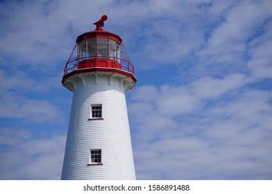         point prim lighthouse in the summer
