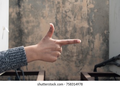 pointing finger pose