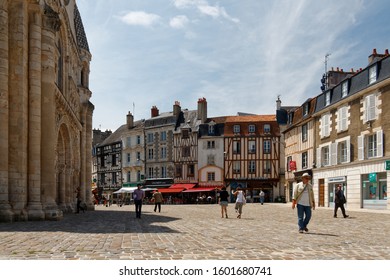 Poitiers/France - 07/03/2012: A Square In Front Of The Main Entrance To The Notre-Dame La Grande Church (on The Left)