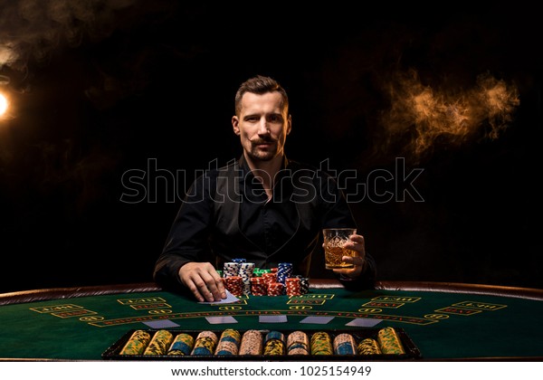 казино карты человек