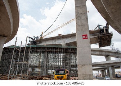 1,051 Construction crane africa Images, Stock Photos & Vectors ...