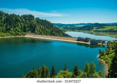 Polands 100-MW Niedzica Hydroelectric Facility. Czorsztynskie Lake. Lesser Poland, Europe.