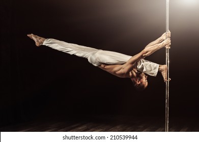 Pole Dance Russian Split, Male athlete