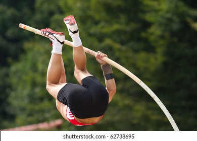 pole vault in track and field