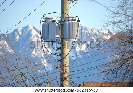 Pole-mounted distribution transformer for residential and light commercial service/Pole-mounted Distribution Transformer/Pole-mounted distribution transformer for residential commercial service. 