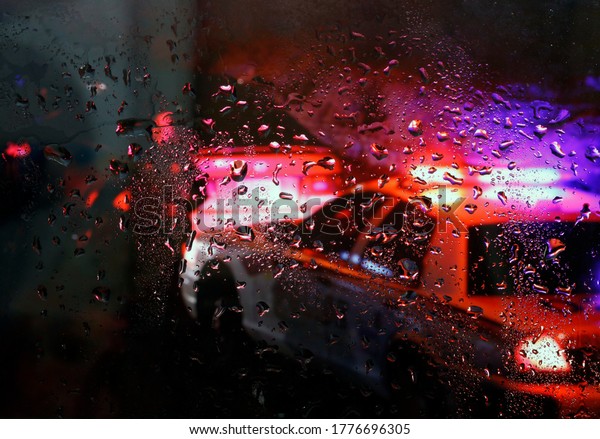 police intervention\
during a rainy night