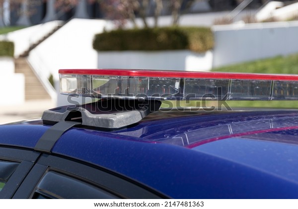 Police light bar, roof mounted red lights.\
For use in traffic stops and\
emergencies.