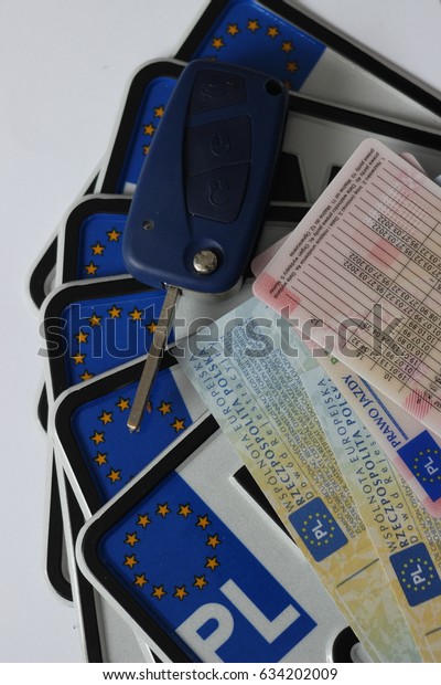Polish license plate, key, registration
certificate and driving
license.