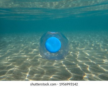 Pollution Of Ocean And Sea Water Due To Plastic Waste, Underwater Plastic Bottle, Underwater Plastic Rubbish, Pollution Of Sea With Plastic Litter,Danger To The Environment Marine Life,plastic Bottle