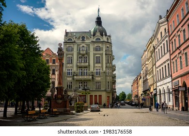 Świdnica, Dolnośląskie, Polska - 05 29 2021. Stare Miasto - Rynek.